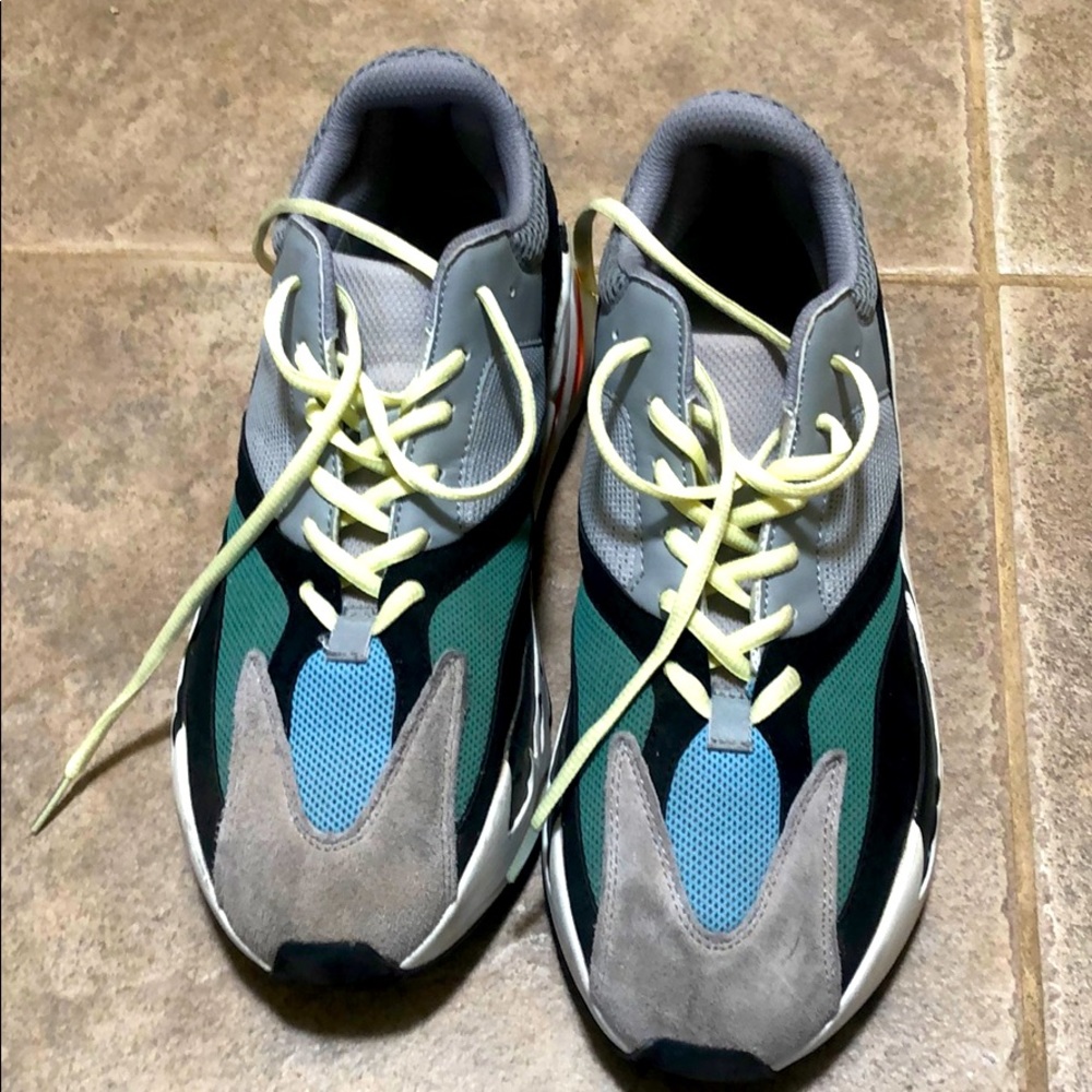 Tennis shoes w/ leather & cloth top